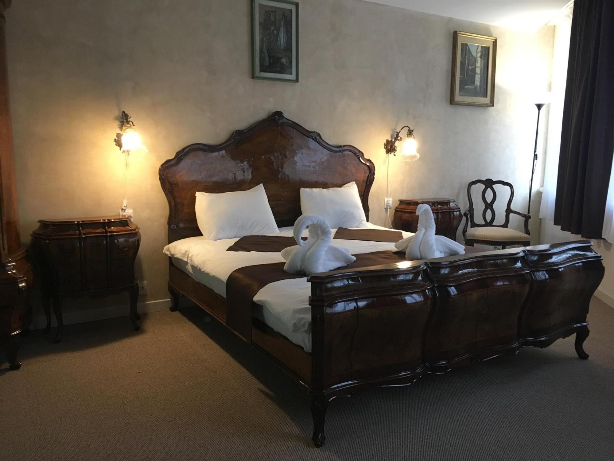 Csiki Hotel Меркуря-Чук Экстерьер фото