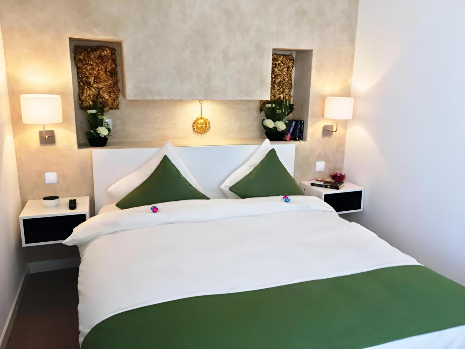Csiki Hotel Меркуря-Чук Экстерьер фото